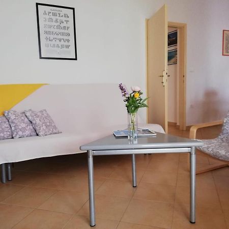 Apartment Suzy With Private Parking Фажана Экстерьер фото