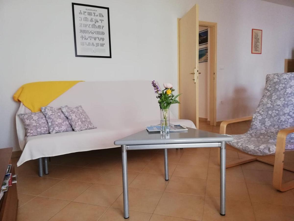 Apartment Suzy With Private Parking Фажана Экстерьер фото