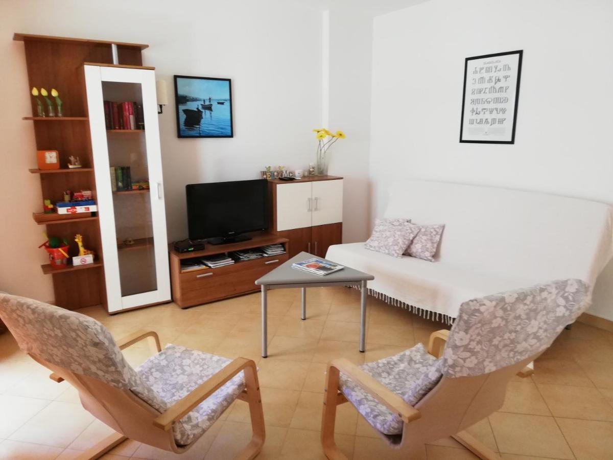 Apartment Suzy With Private Parking Фажана Экстерьер фото