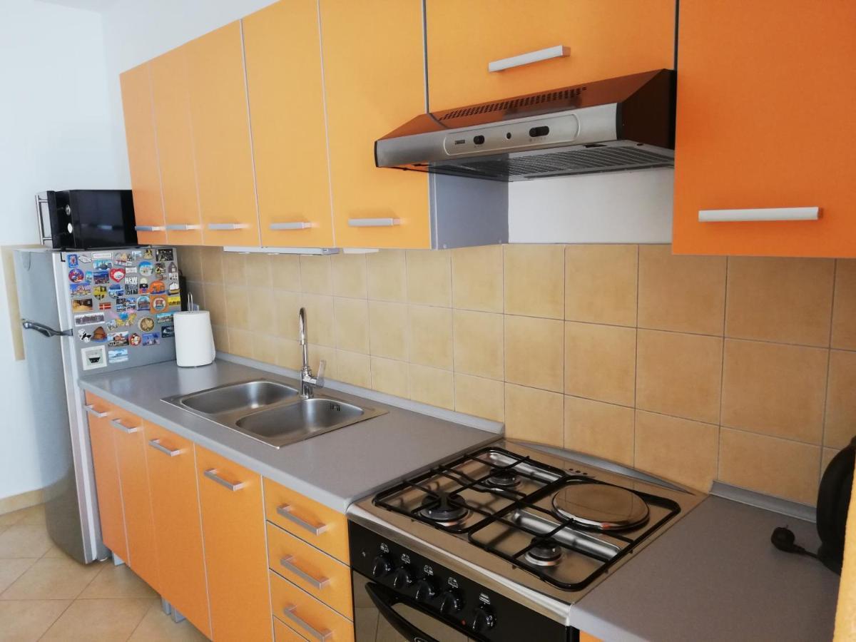 Apartment Suzy With Private Parking Фажана Экстерьер фото