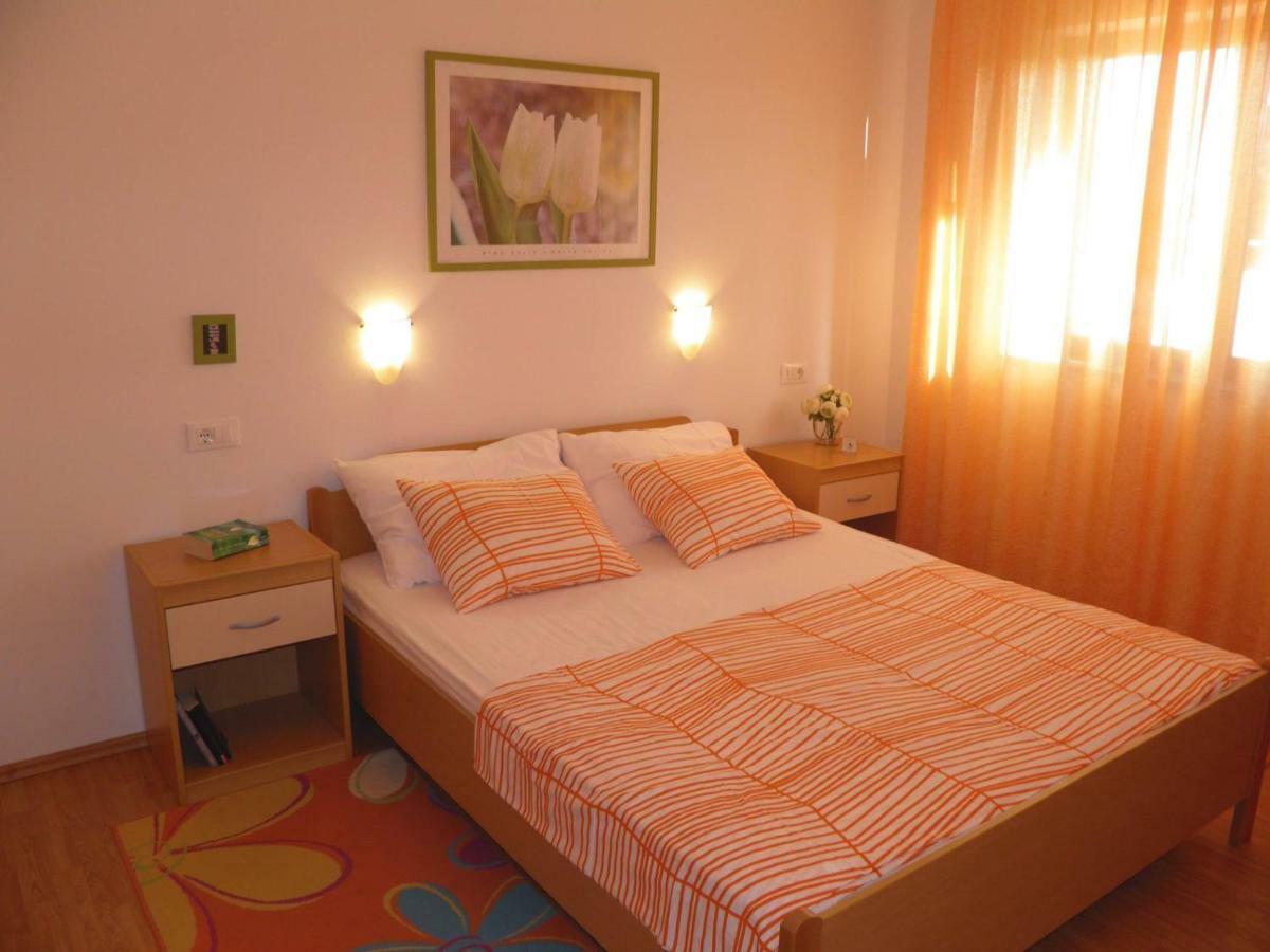 Apartment Suzy With Private Parking Фажана Экстерьер фото