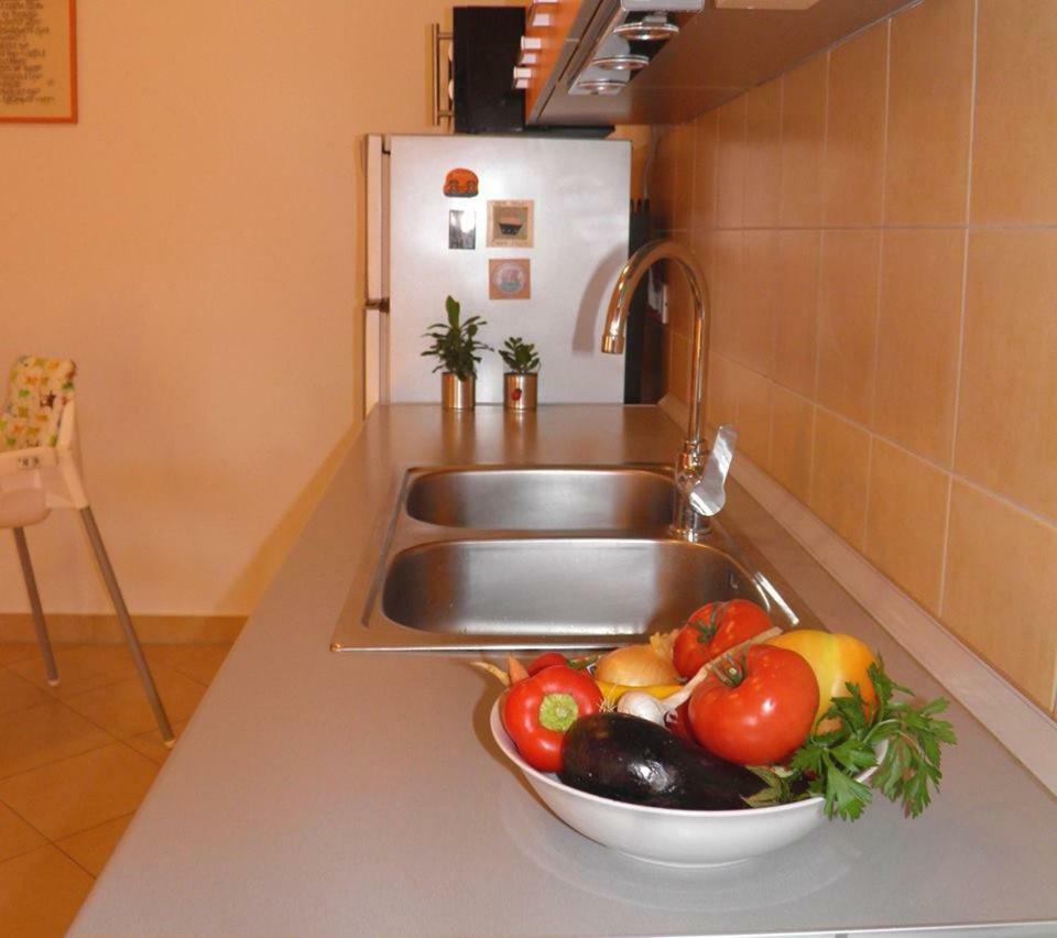 Apartment Suzy With Private Parking Фажана Экстерьер фото